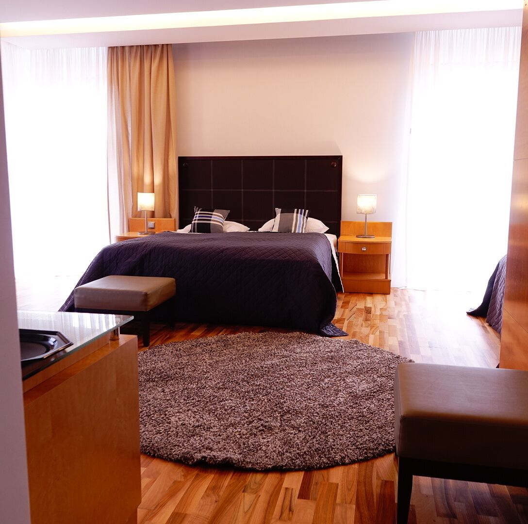 Familiekamer | Een kluis op de kamer, individueel gedecoreerd, individueel gemeubileerd