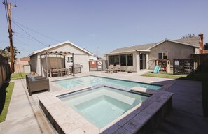 Outdoor pool, a heated pool - 1mile to Disneyland family friendly House with a pool, hot tub, and game room (Anaheim)