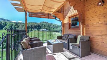 Family Chalet, 2 Bedrooms, Mountainside (House Of Nature With Sauna And Tents) | Balcony