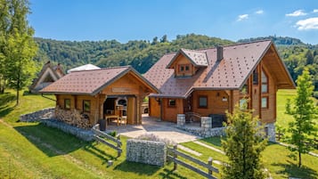 Chalet Keluarga, beberapa kamar, tepi gunung (House Of Nature With Sauna And Tents) | Eksterior