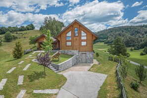 Familienchalet, Mehrere Schlafzimmer, Bergseite (House Of Nature With Sauna And Tents) | Außenbereich