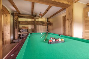 Familienchalet, Mehrere Schlafzimmer, Bergseite (House Of Nature With Sauna And Tents) | Spielezimmer