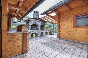 Family Chalet, Multiple Bedrooms, Mountainside (House Of Nature With Sauna And Tents) | Terrace/patio