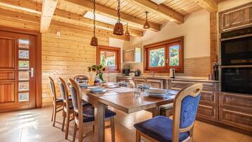 Family Chalet, Multiple Bedrooms, Mountainside (House Of Nature With Sauna And Tents) | Dining