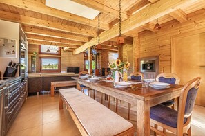 Family Chalet, Multiple Bedrooms, Mountainside (House Of Nature With Sauna And Tents) | Dining