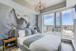 2 bedrooms, iron/ironing board, travel crib, free WiFi