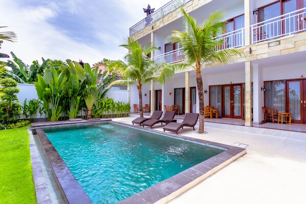 Alberca al aire libre 