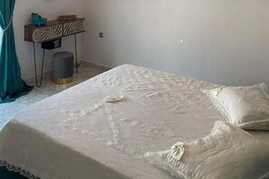 3 slaapkamers, een strijkplank/strijkijzer, wifi