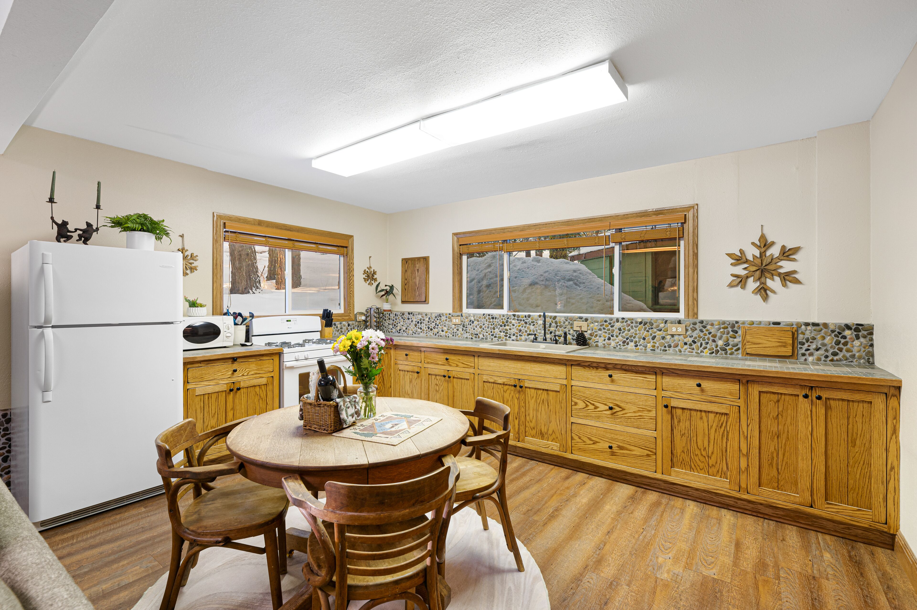 Spacious Alpine Chalet on 2 Acres - Your Gateway to Lassen National Park