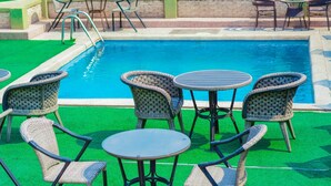 Outdoor pool - Upemba Hôtel (Lubumbashi)