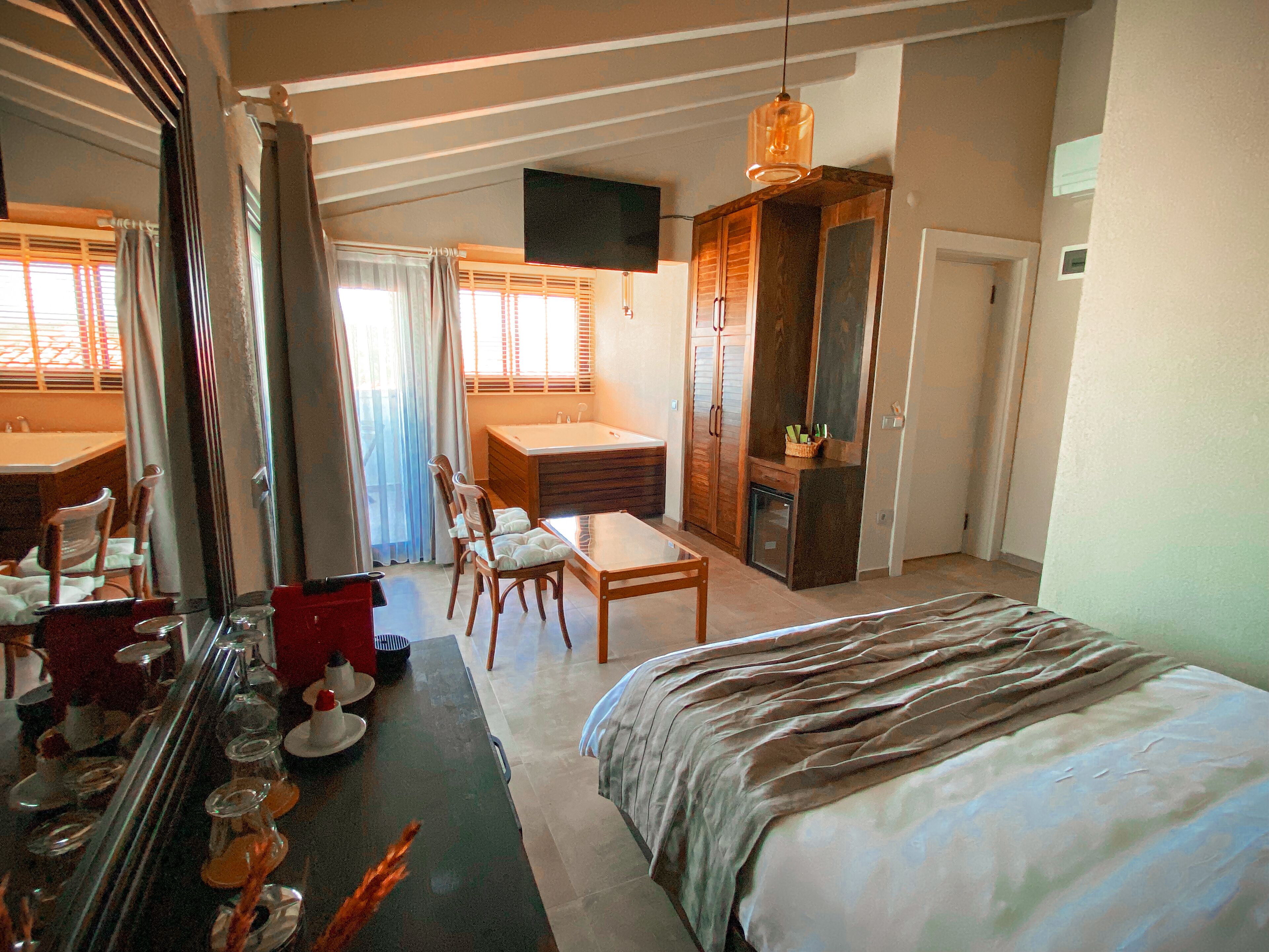 premium room | in-room safe, free wifi, bed sheets