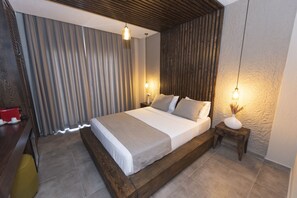 Deluxe Room | In-room safe, free WiFi, bed sheets