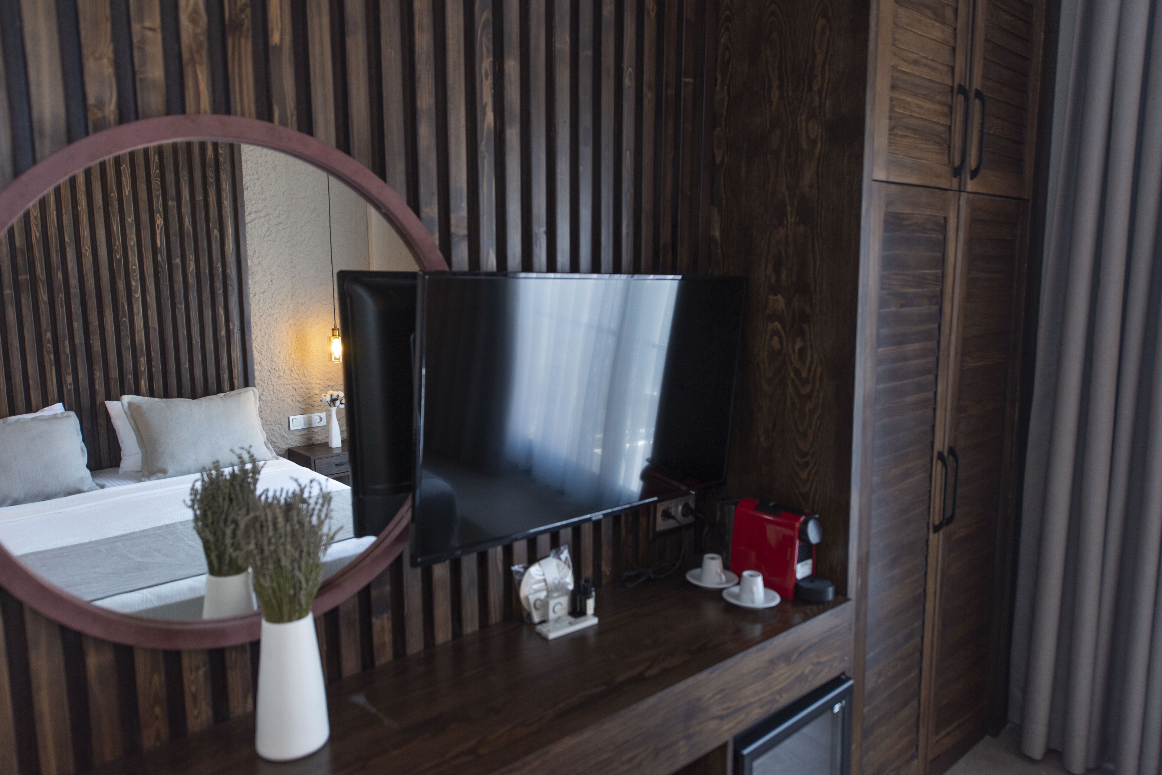 in-room safe, free wifi, bed sheets