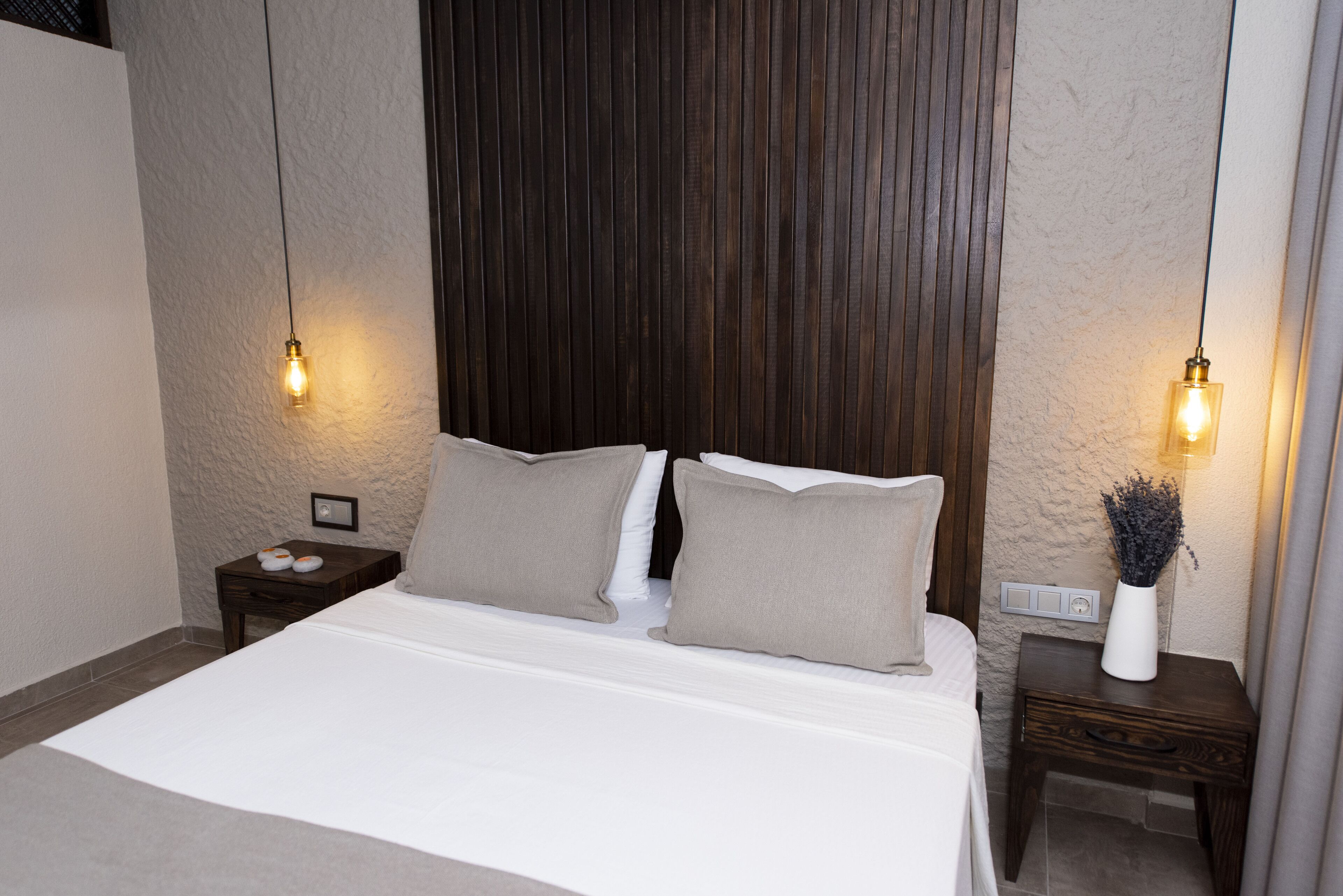 standard room | in-room safe, free wifi, bed sheets