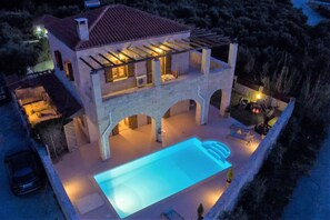 Seasonal outdoor pool, pool umbrellas, sun loungers