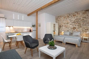 1 bedroom, in-room safe, iron/ironing board, free WiFi