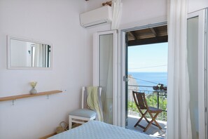 2 bedrooms, iron/ironing board, travel crib, free WiFi