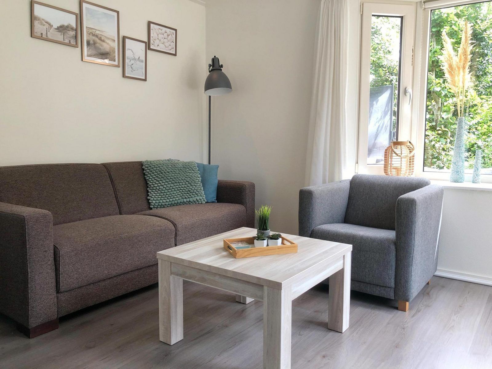 Surrounded By Greenery And Trees You Will Find This Lovely Four-person Chalet. After A Visit To The Beach, You Can Enjoy All The Luxury And Comfort Of Your Holiday Chalet. - Schoorl