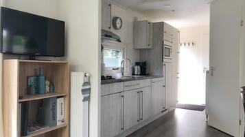 Fridge, microwave, coffee/tea maker, electric kettle