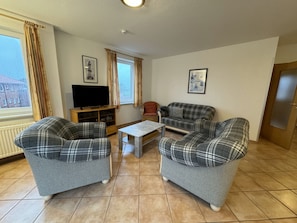 صورة غير مصنفة، 3 من 32، زرّ