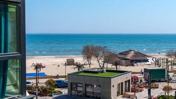 SENATOR 1 ALEZZI BEACH | 2 bedrooms, premium bedding, pillow-top beds, individually decorated