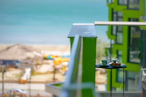 OVERSEA DREAM ALEZZI BEACH | Terrace/patio