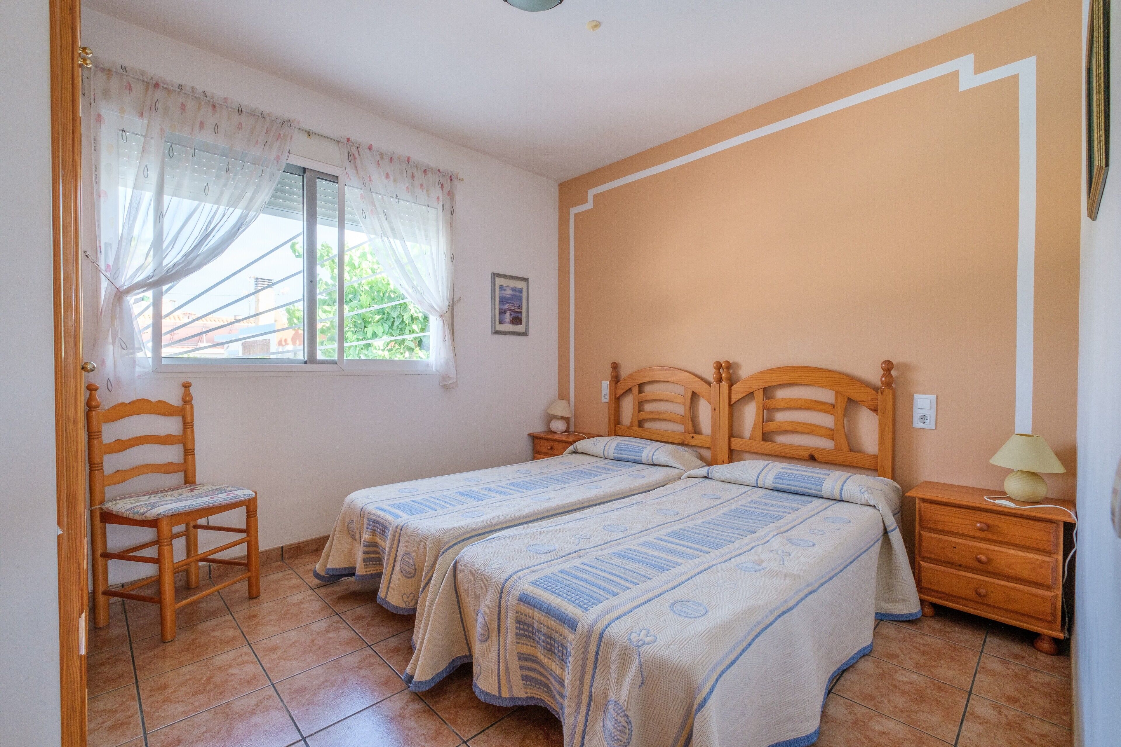 3 habitaciones, tabla de planchar con plancha y wifi gratis 