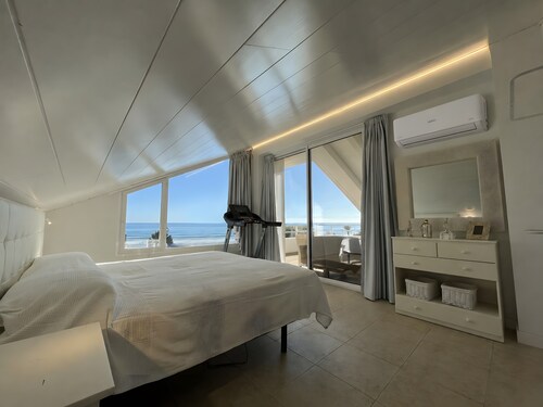 Beachfront Villa - Riu Cudei with Private Pool, A/C and Wi-Fi