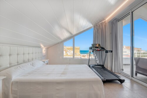 Villa 1ª Linea Cudei close to the Beach with Pool & Wi-Fi