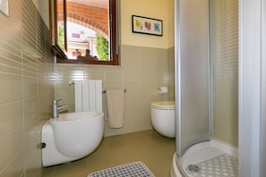 تجهيزات دش، مجففات شعر، مناشف