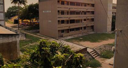 Lovely 1-bedroom Condo with A/C, Hall & Kitchen