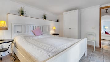 4 habitaciones, tabla de planchar con plancha y wifi gratis