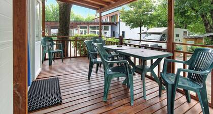 Apartment "Casa Mobile 11 Amici di Lazise" with Pool, Garden, A/C & Wi-Fi