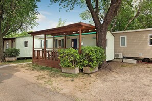 Exterior - Apartment "Casa Mobile 11 Amici di Lazise" with Pool, Garden, A/C & Wi-Fi (Lazise)