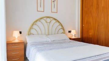 2 chambres, fer et planche Ă repasser, Wi-Fi gratuit, draps fournis