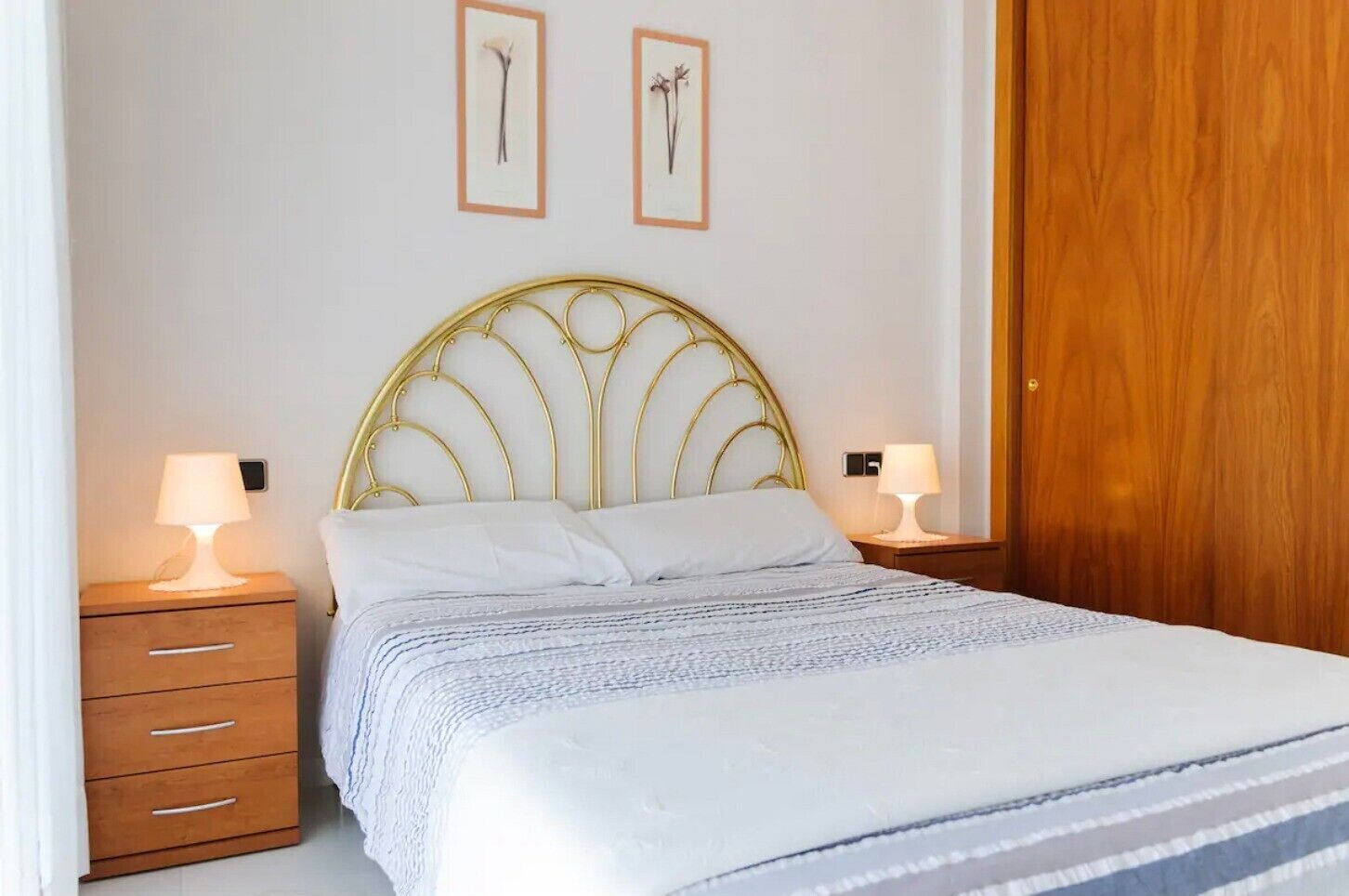 2 slaapkamers, een strijkplank/strijkijzer, gratis wifi, beddengoed