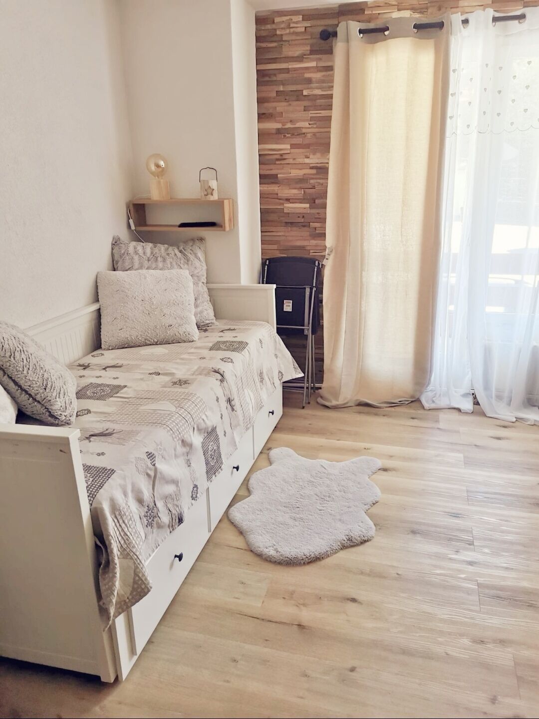 Charming 2.5 rooms★160x200 beds★Balcony★calm