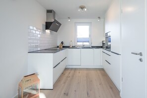 Geladeira, fogão, cooktop, lava-louças