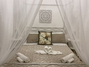 2 bedrooms, free WiFi, bed sheets - Deluxe apartment within walking distance of Lecce's historic center (Lecce)