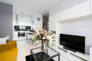TV - Czarnieckiego 4B Poznań | Comfortable Apartment with Parking & Balcony | Wilda (Poznan)