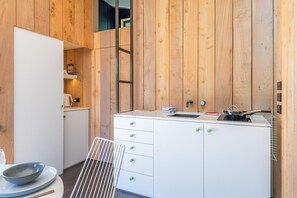 Fridge, microwave