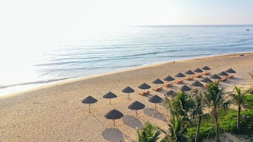 Private beach, free beach cabanas, sun-loungers, beach umbrellas