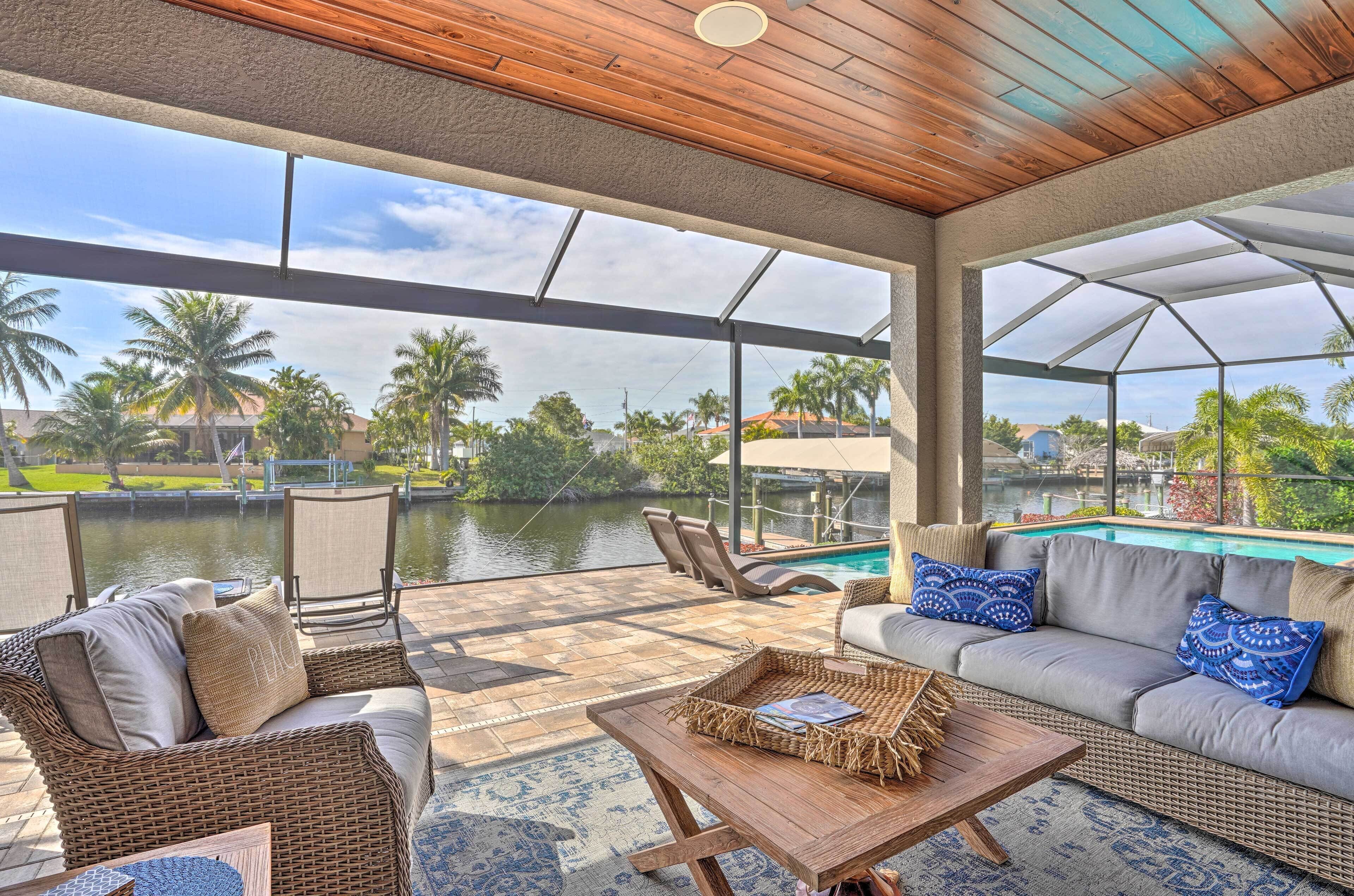 Bayfront Villa w/ Lanai & Pristine Amenities!