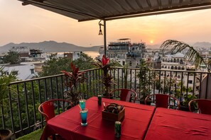 Rooftop terrace - Treebo The Fresco Lake Pichola (Udaipur)