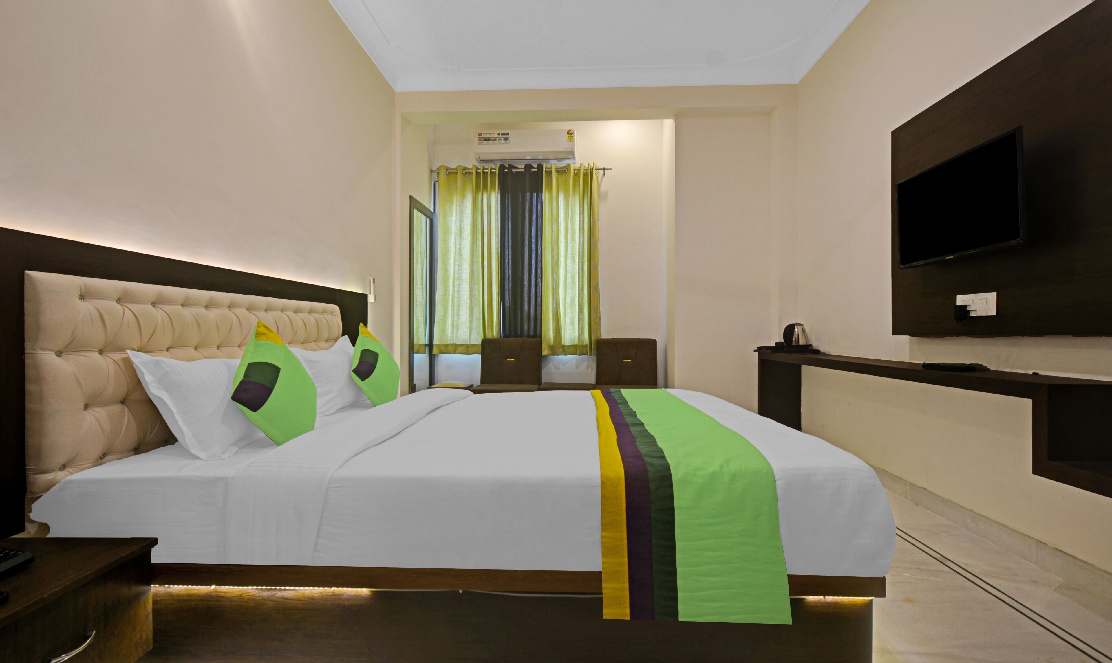 Treebo Trend The Fresco