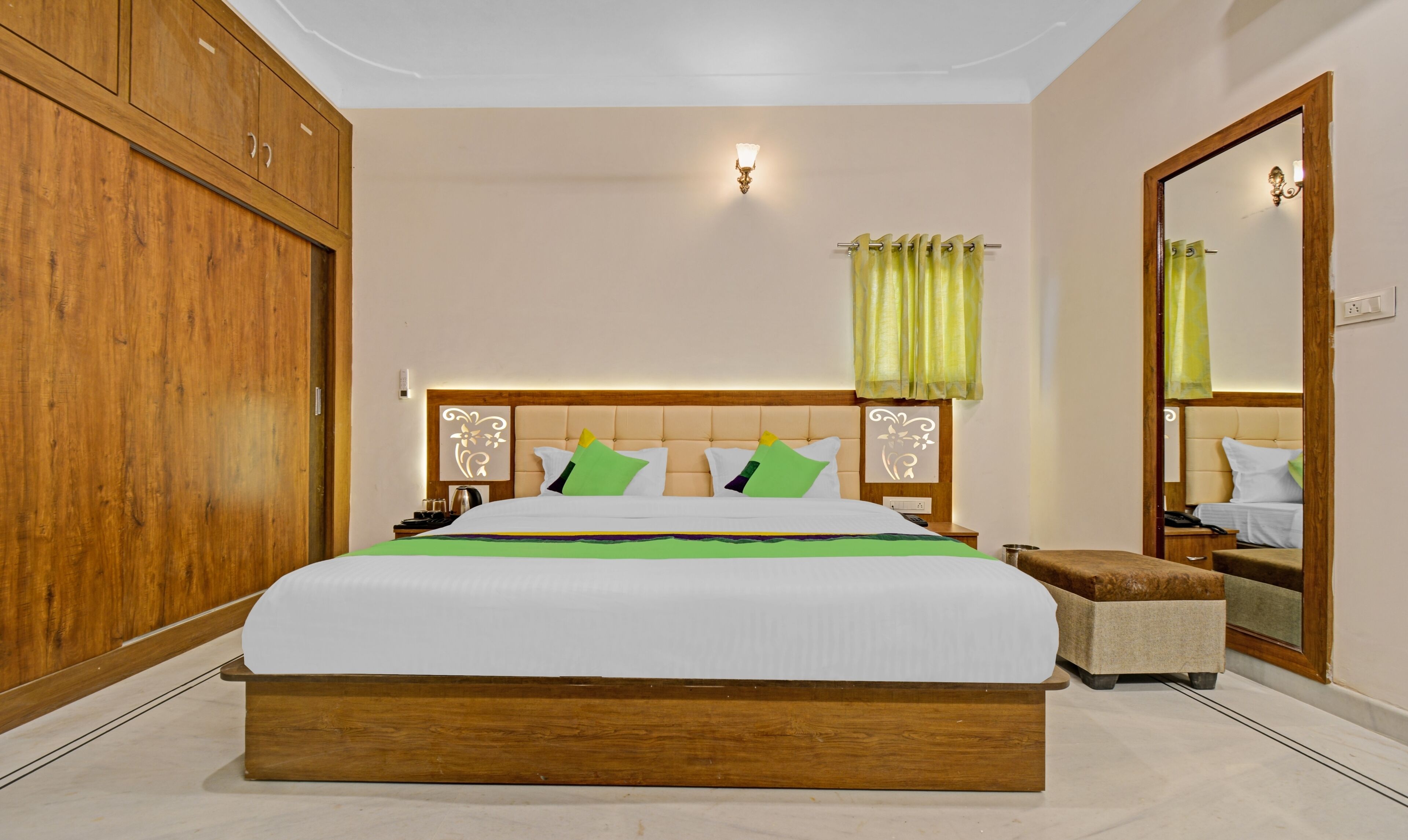 Treebo Trend The Fresco