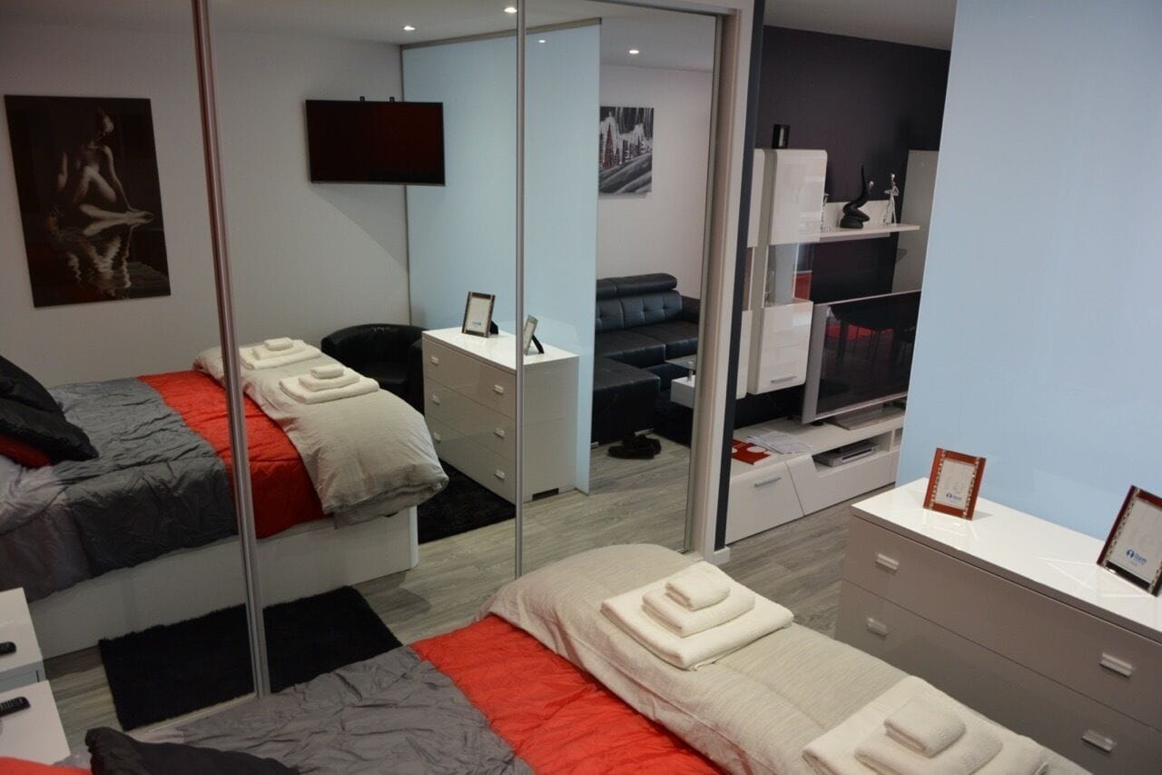 Deluxe-Apartment, 1 King-Bett und Schlafsofa, Küche, Hügelblick | 1 Schlafzimmer, Bettwäsche aus ägyptischer Baumwolle