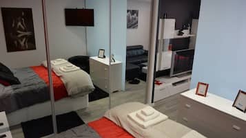 Deluxe Apartment, 1 King Bed with Sofa bed, Kitchen, Hill View | 1 bedroom, Egyptian cotton sheets, premium bedding, down comforters