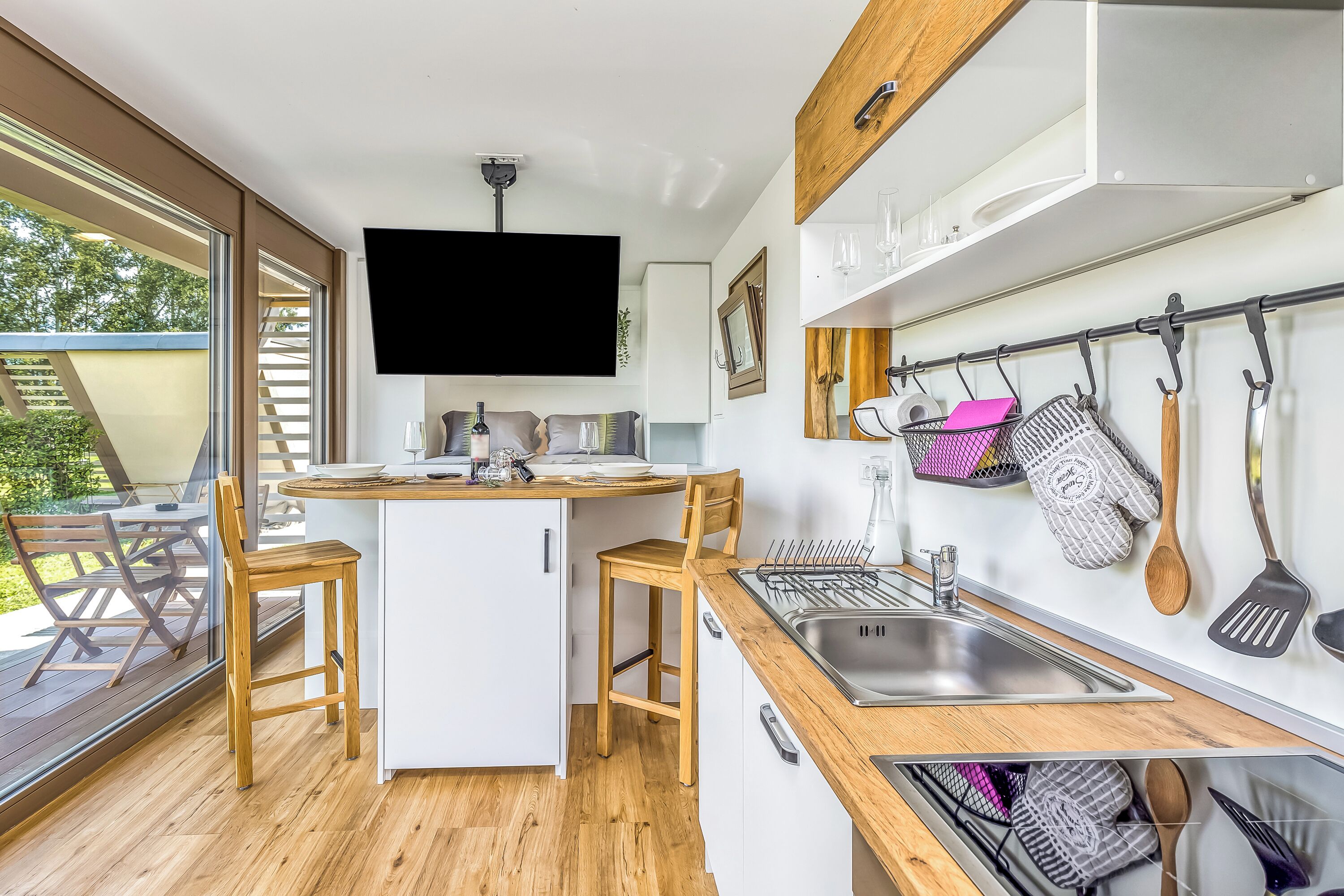 Family Studio, Mountain View (Riverside Suite Ane private beach) | Private kitchen | Fridge, oven, stovetop, electric kettle