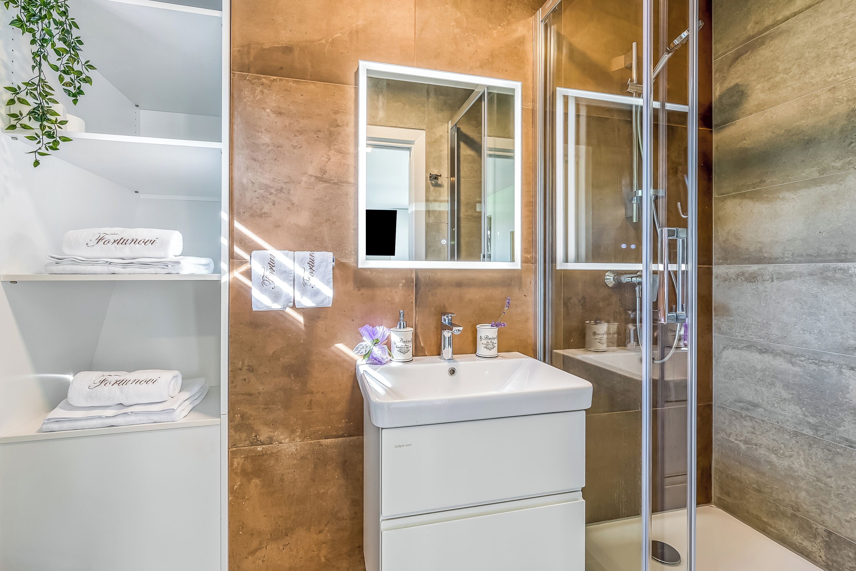 Family Studio, Mountain View (Riverside Suite Ane private beach) | Bathroom | Shower, towels, soap, shampoo